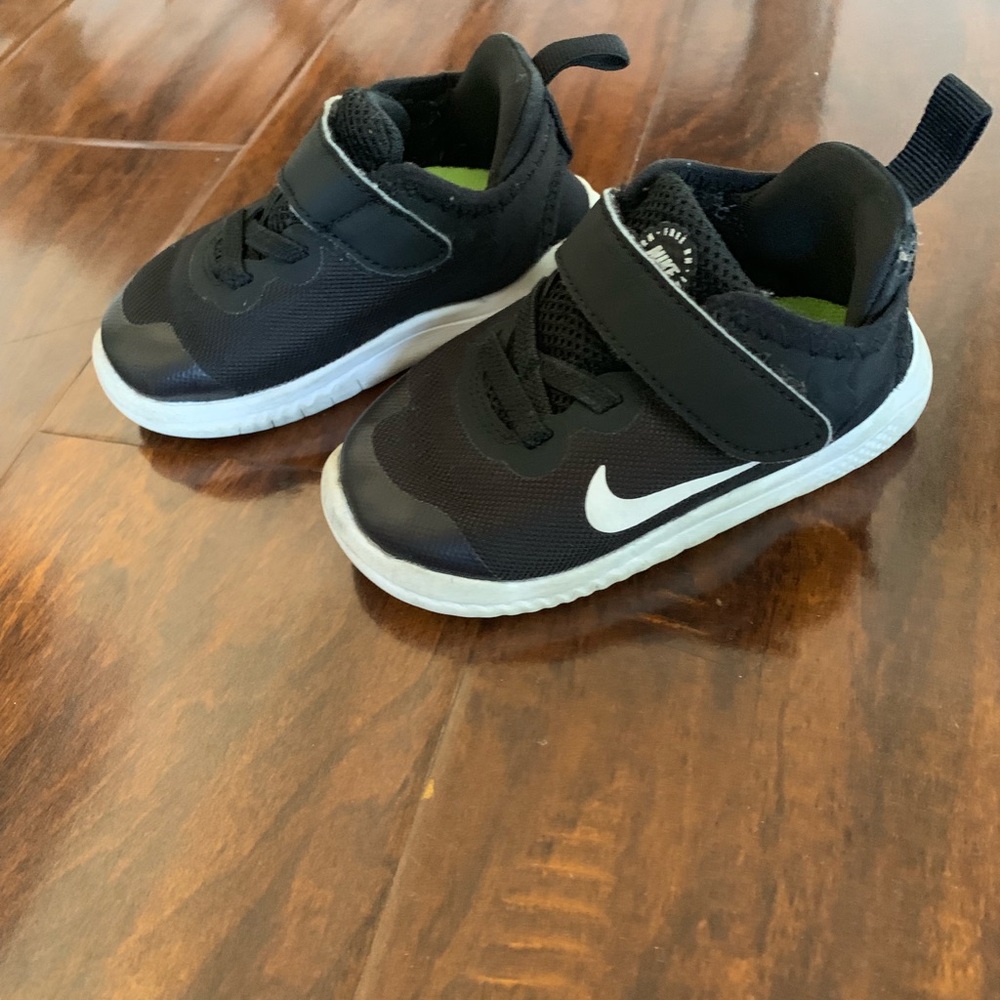 Unisex toddle Nike shoes